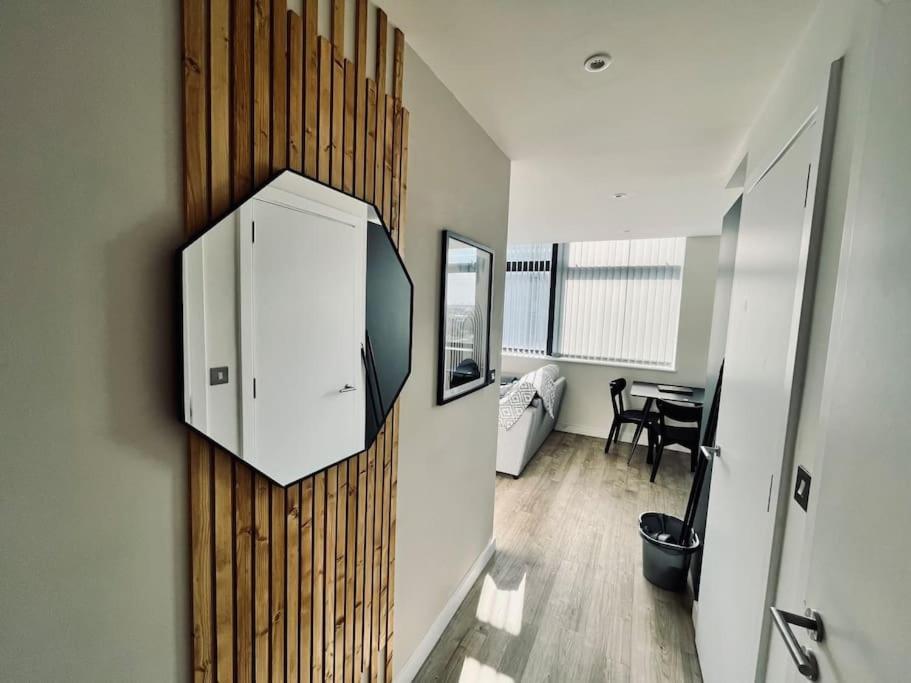 Stunning One Bedroom Apartment In Old Trafford Manchester Eksteriør billede