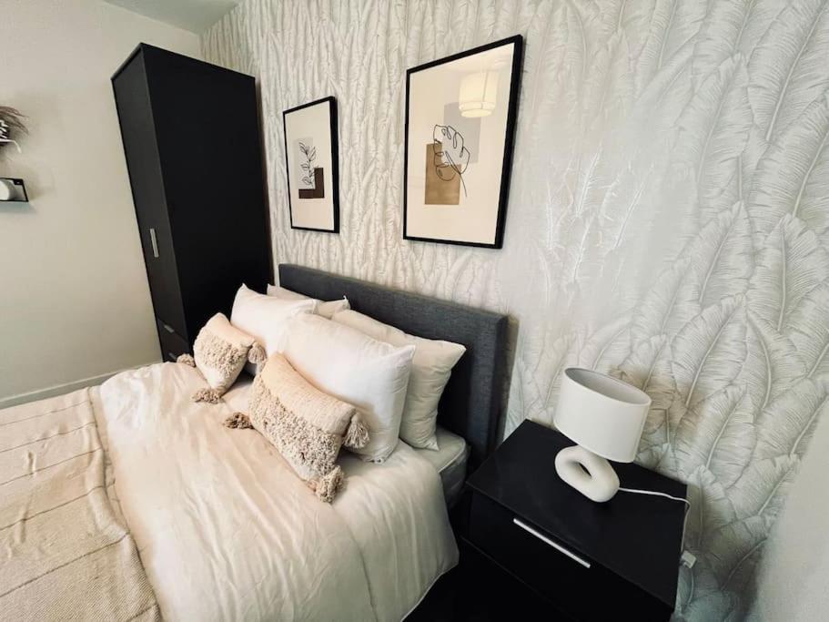 Stunning One Bedroom Apartment In Old Trafford Manchester Eksteriør billede