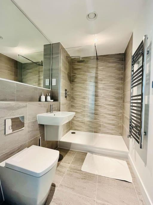 Stunning One Bedroom Apartment In Old Trafford Manchester Eksteriør billede